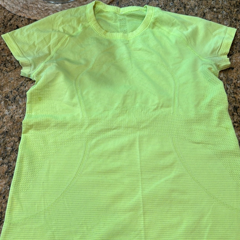 Size 10 lululemon shirt